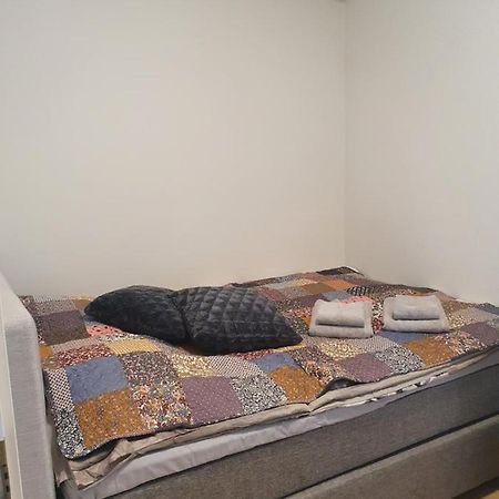 Moderni, Viihtyisae Pikkukaksio Saunalla 波里 外观 照片