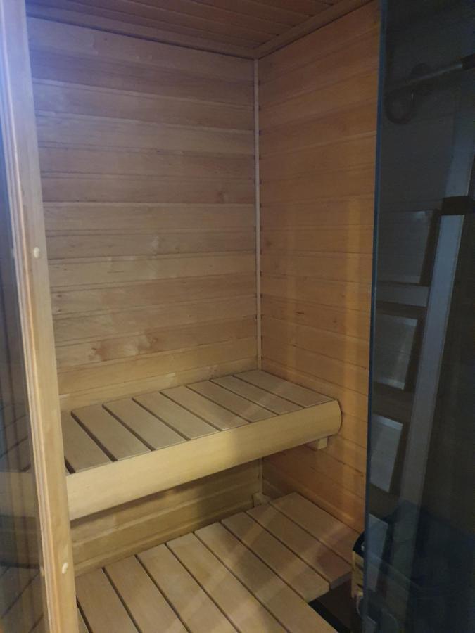 Moderni, Viihtyisae Pikkukaksio Saunalla 波里 外观 照片